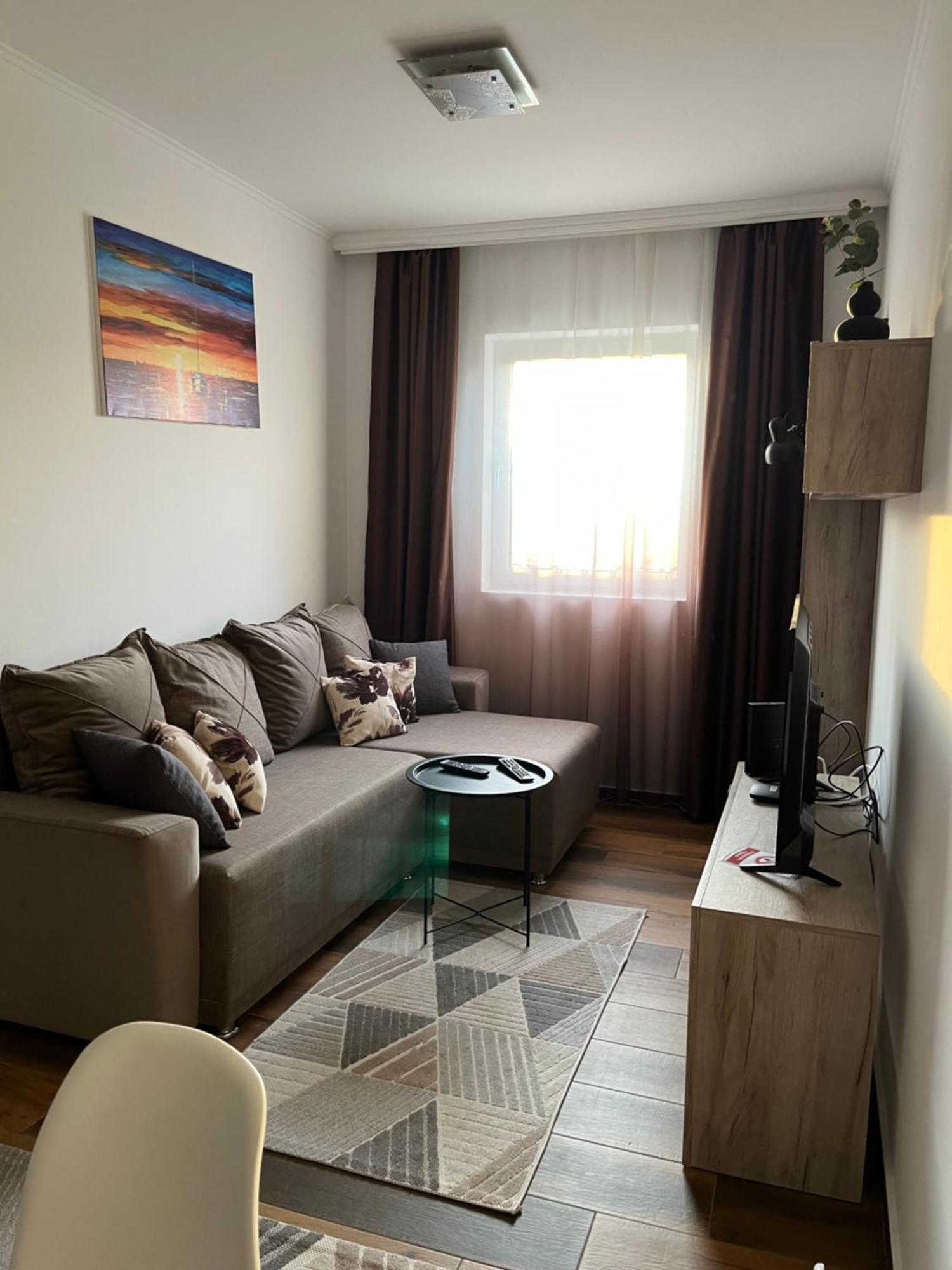 Airport Sky Apartments Lux Белград Екстер'єр фото