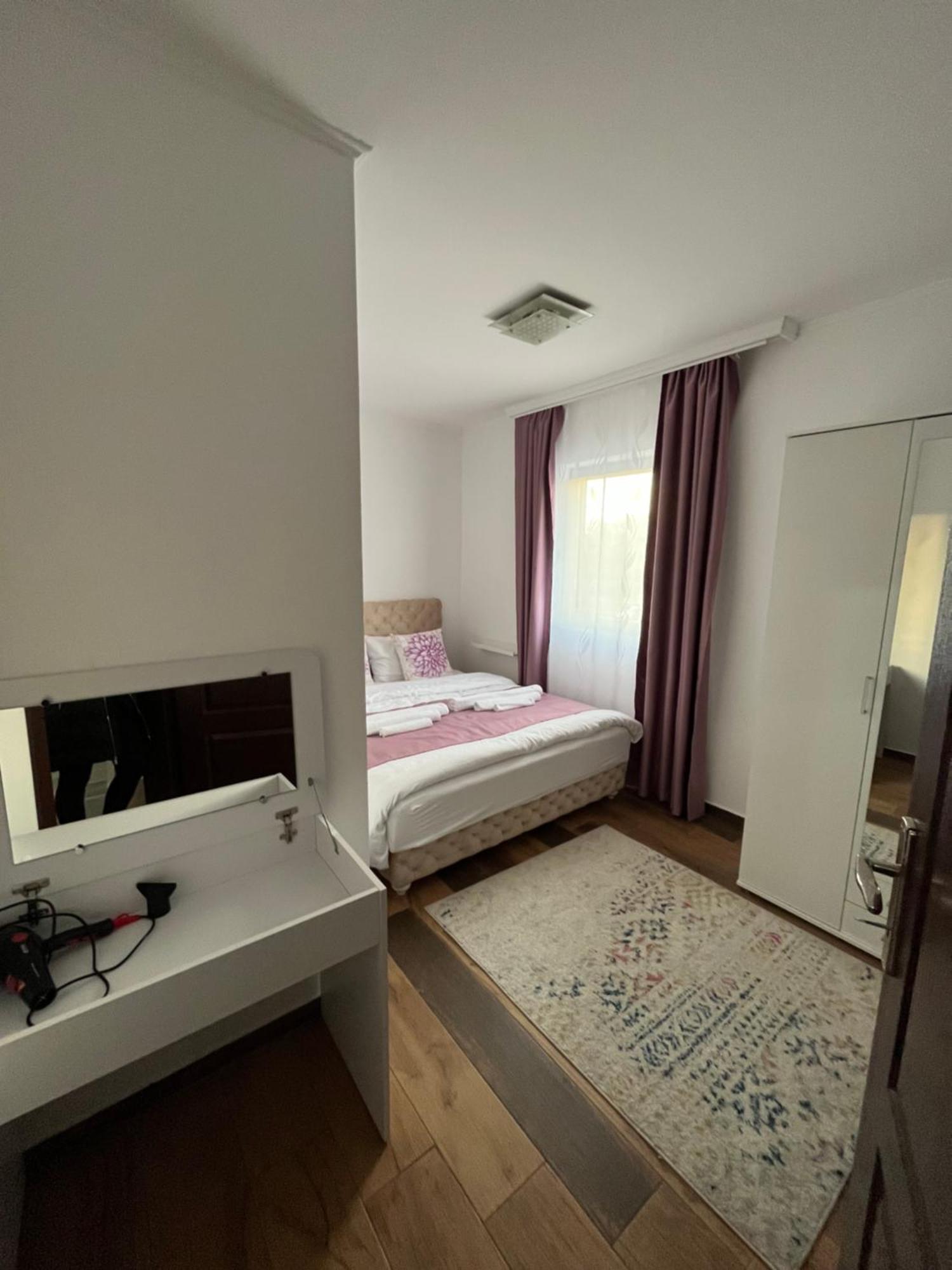 Airport Sky Apartments Lux Белград Екстер'єр фото